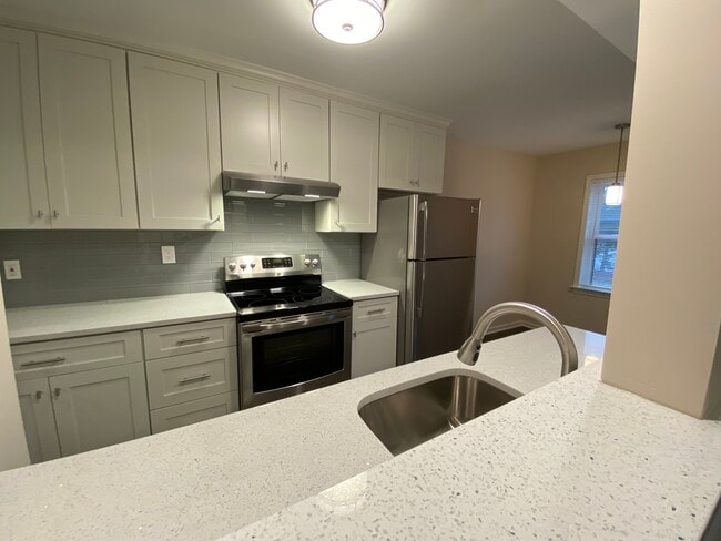 Breakfast nook - 365 Mather St Unit 64