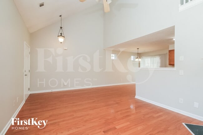 Photo - 3080 Lakeside Cir