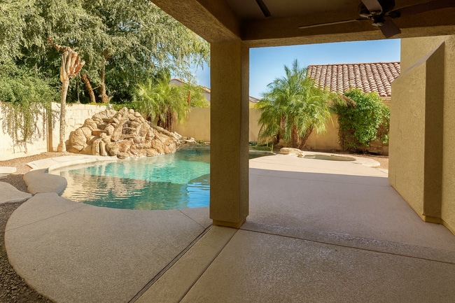 Photo - 3320 E Elgin St