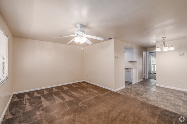 1BR, 1BA - 603SF - Living/Dining Room - Cedar Ridge Apartments