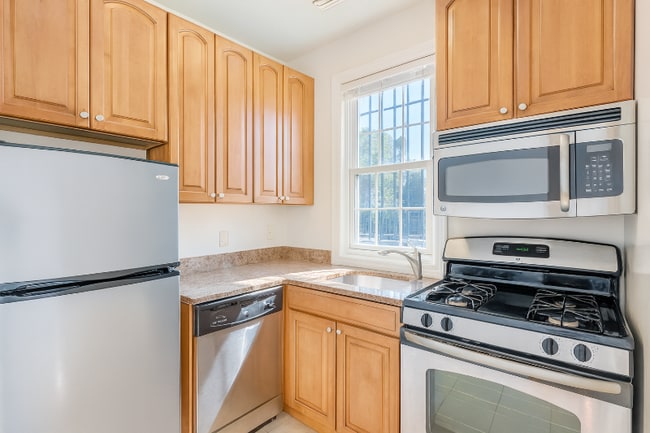 Building Photo - 1111 Lamont St NW Rental