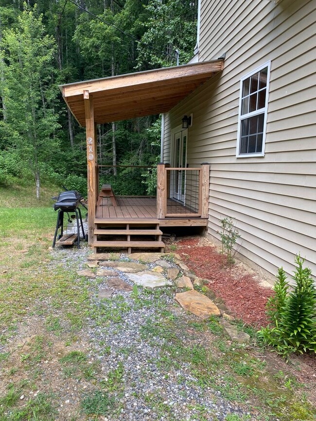 Photo - Beautiful 3/3 home in Caney Fork area.