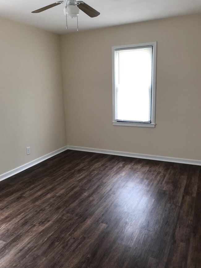 Photo - 503 Isern St