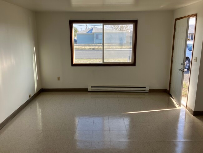 Photo - 1203 Larson Blvd