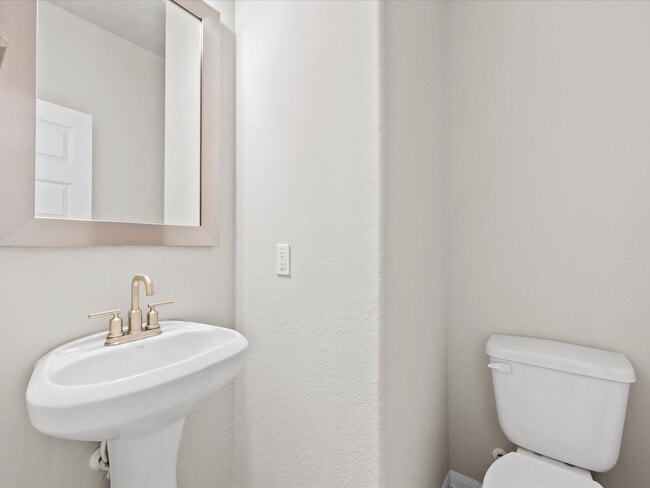 Photo - 262 Peninsula Pt Dr