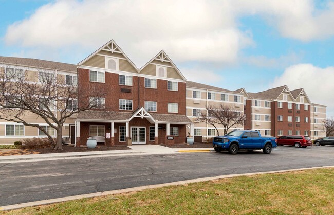 Furnished Studio-Kansas City - Airport - Tiffany Springs