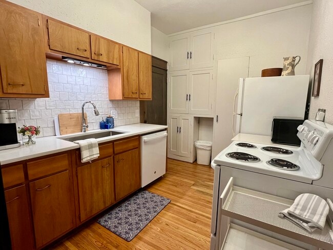 Photo - Downtown Views Apartment Unit 1