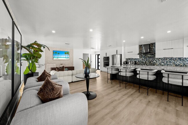 11315 NE 12th Ave Unit SI ID1540474P