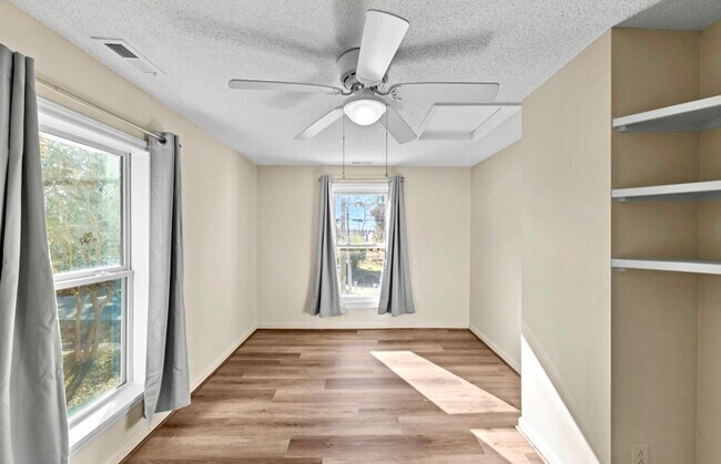 Photo - 802 N B St Unit 802 N B St #2