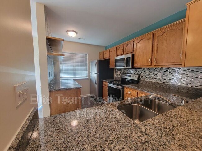Photo - 3811 Mosscroft Ln