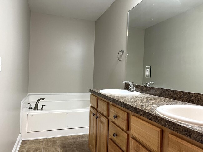 Photo - 241 Shadow Ct SW