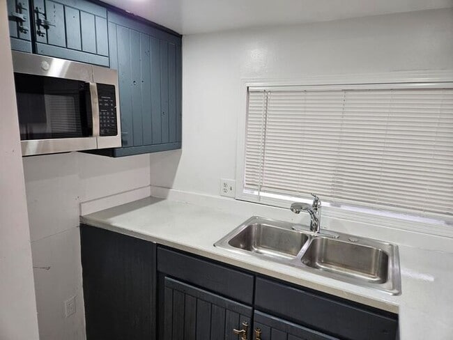 Photo - For Rent 2 Bed 1 bath, Plus basement, Duplex Home for rent