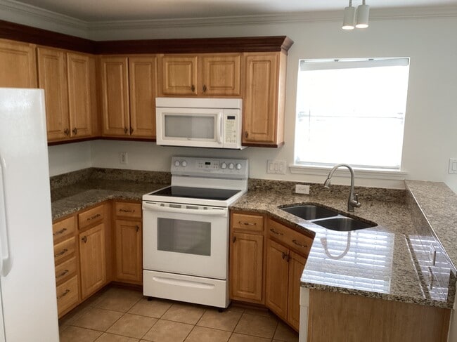 Photo - 1004 Christobal Ct