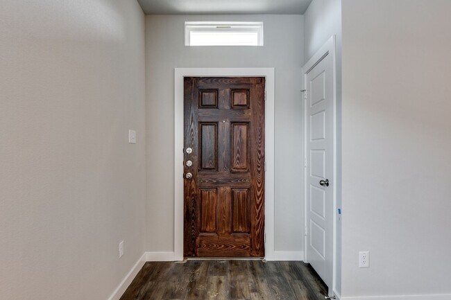 Photo - AVAILABLE NOW! GORGEOUS 3 BEDROOM DUPLEX LOCATED IN MIDLOTHIAN ISD!