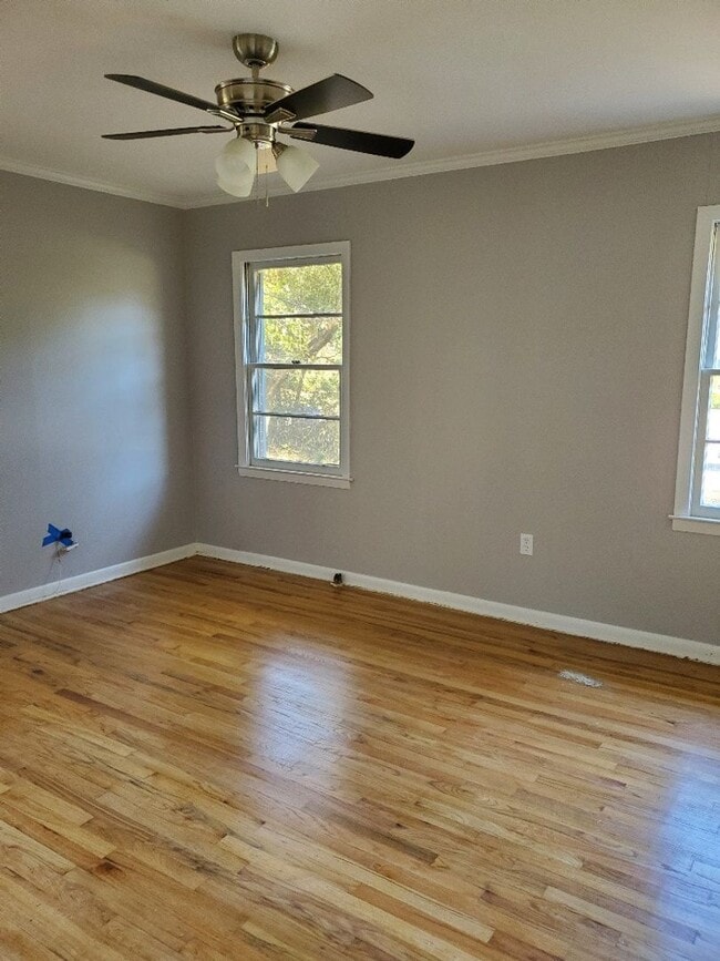 Photo - 1120 Edgewood Dr