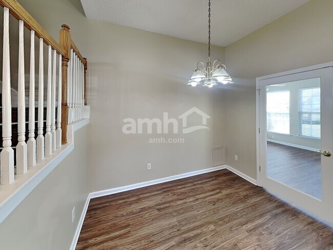 Photo - 2227 Joann Dr