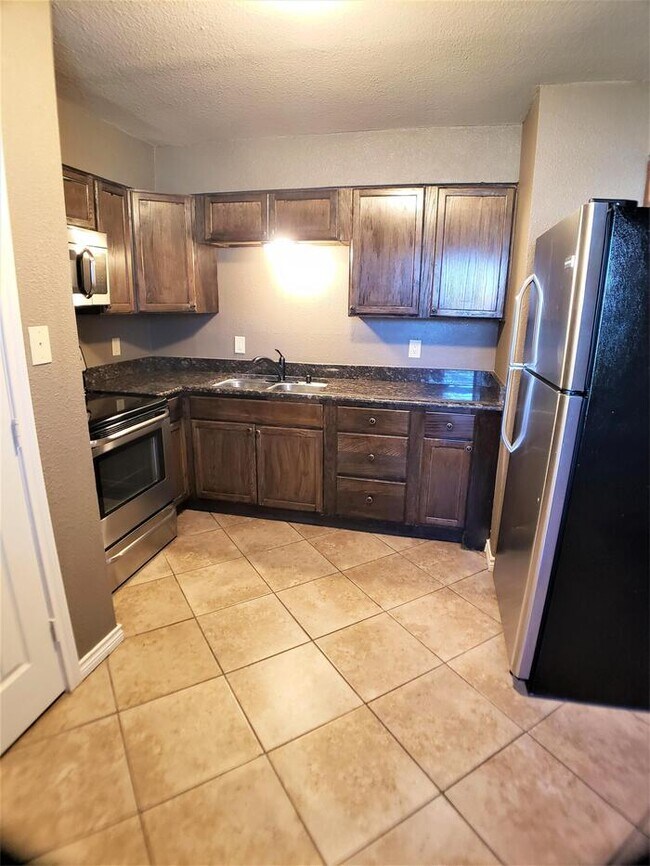 Photo - 600 E Rosedale St