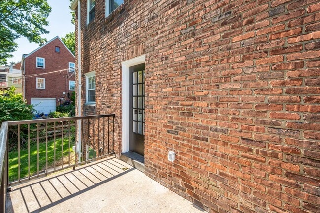 Photo - AVAILABLE JULY 1ST!! Don't miss this STUNNING 3 bedroom!