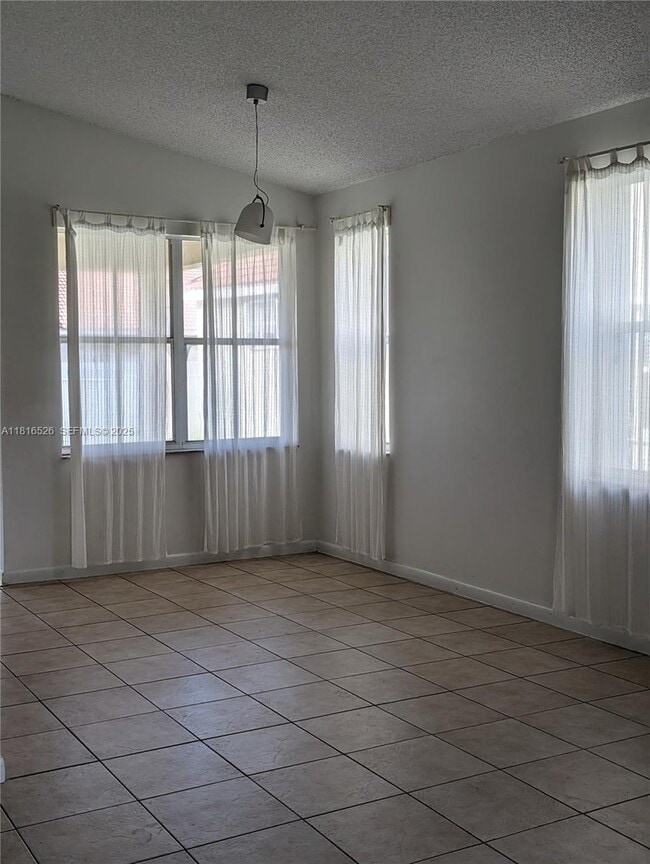 Photo - 876 Sand Creek Cir