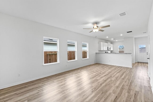 14709 Wahlbergs Wy