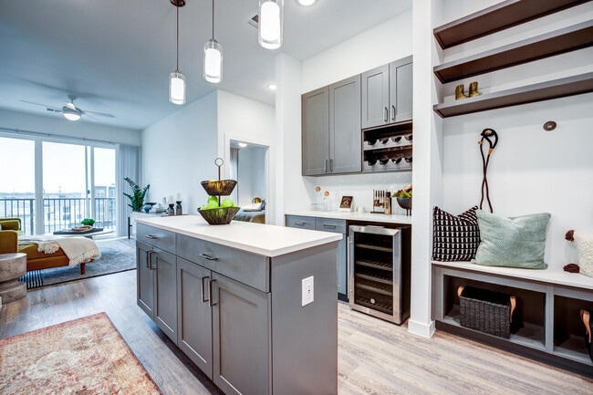 Lakeshore Pearl apartments — community photo