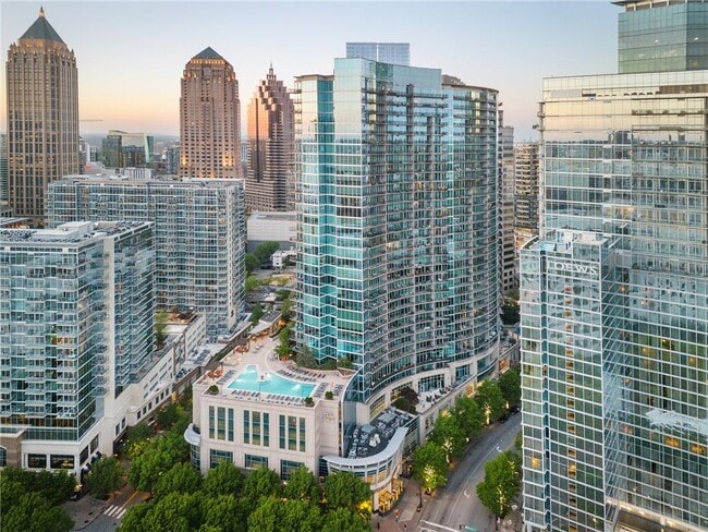 Building Photo - 1080 Peachtree St NE Unit 1306