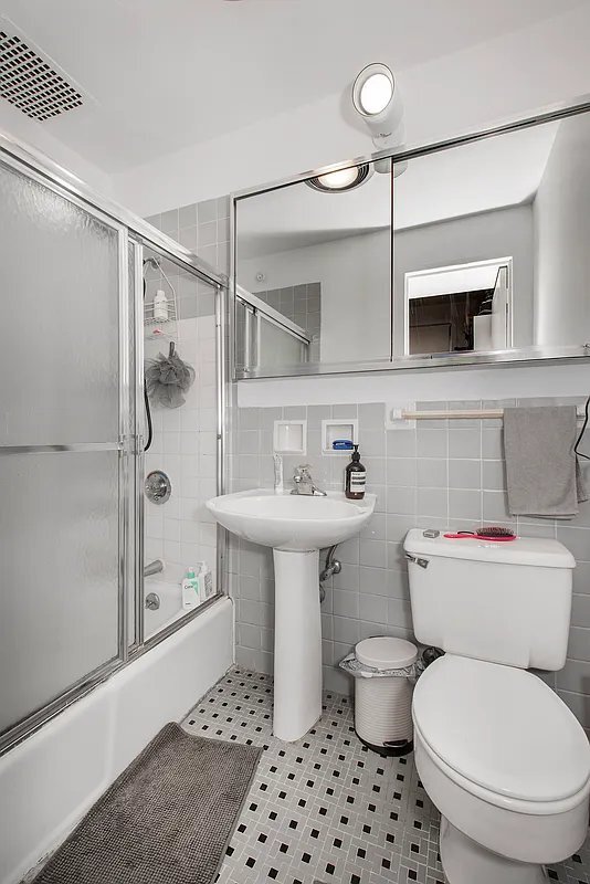 Photo - 196 Prince St Unit 2H