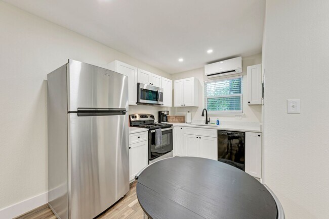 Photo - For Lease – Fully Furnished Studio Near UT