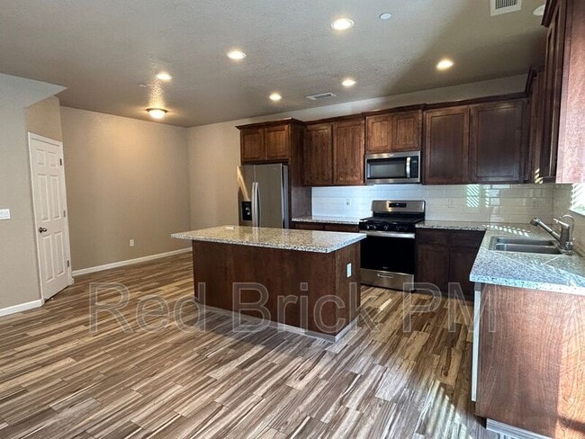 Photo - 592 Cadiz Ct