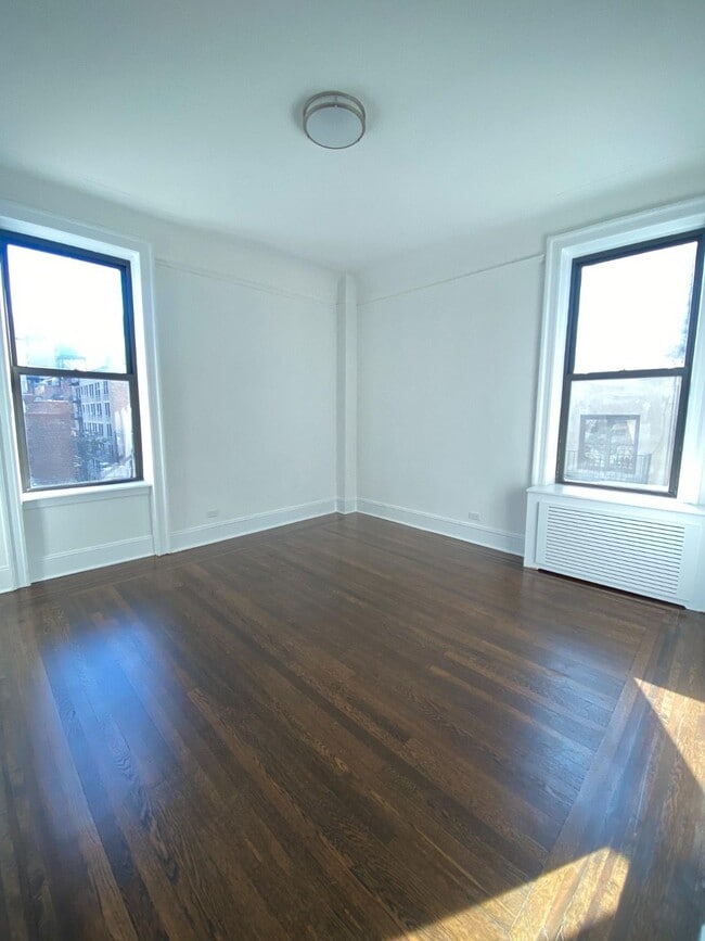 Photo - 166 W 72nd St Unidad 3C