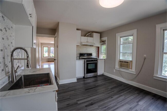 3107 S 12th St Unidad 2nd Floor