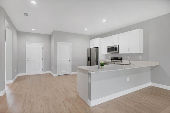 Photo - Duplex Unit For Rent In Port Charlotte