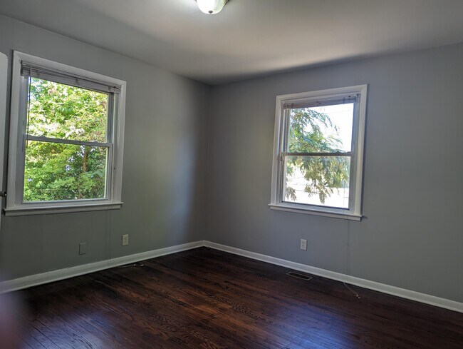 Photo - 2400 Hammond Dr