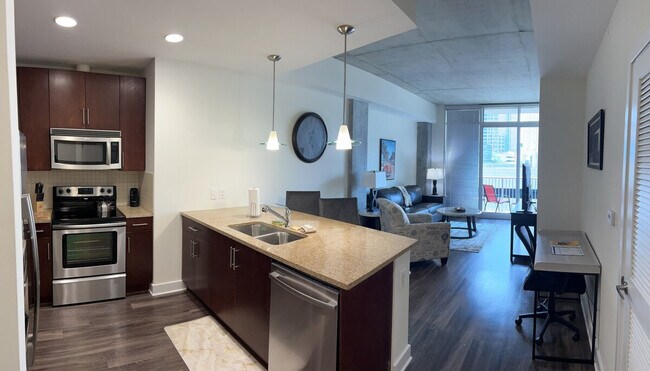 Photo - 400 S Tryon St Unidad ID1344173P