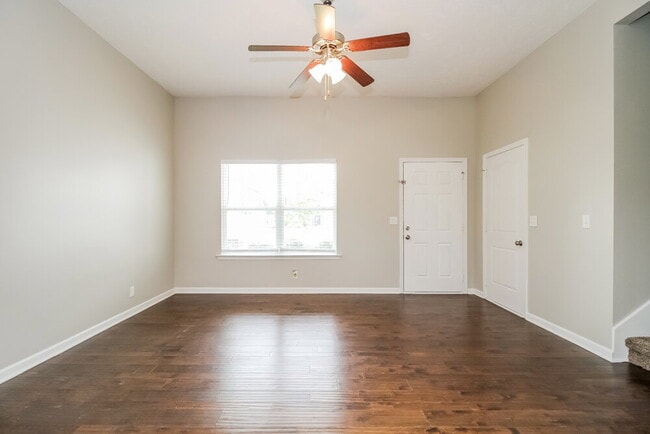 Photo - 2426 Salem Glen Xing