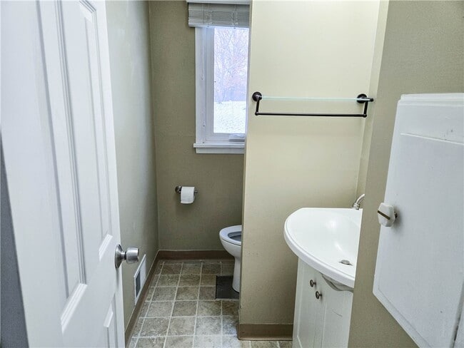 Photo - 512 Bromley Rd