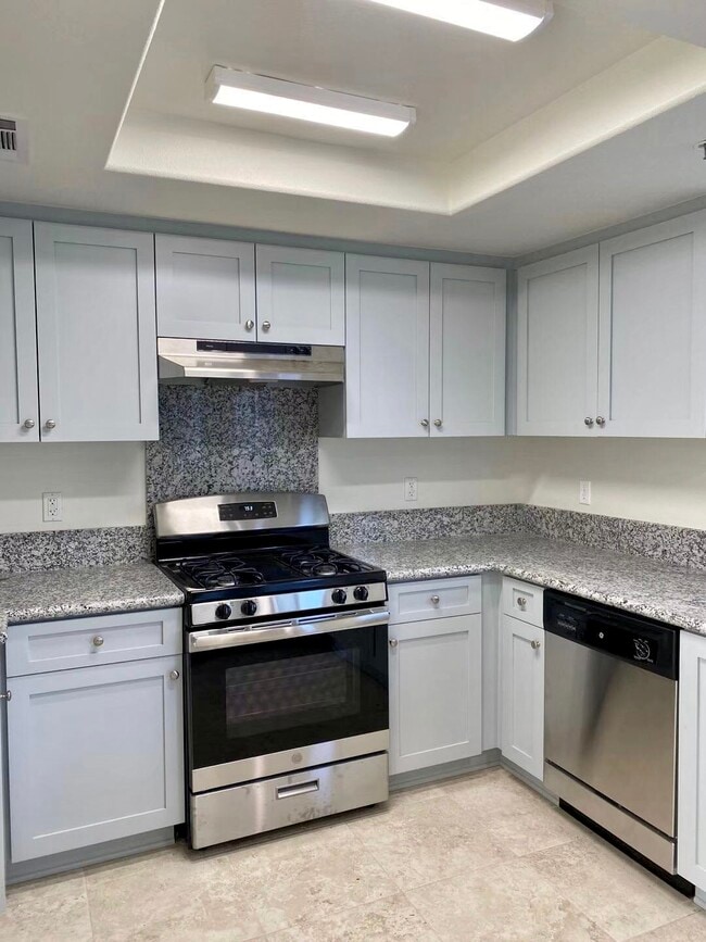 Photo - 809 W Duarte Rd