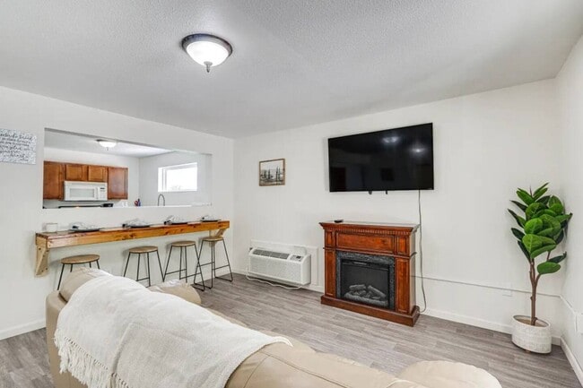 Building Photo - 3101 Bagnell Dam Blvd