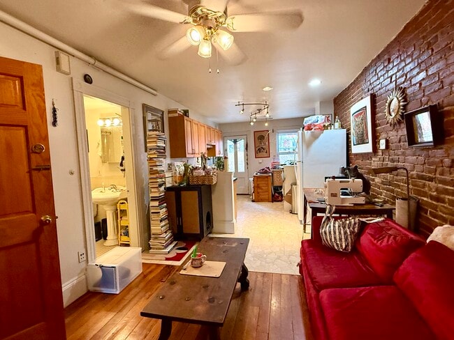 Building Photo - 4 Mead St Unit 1A