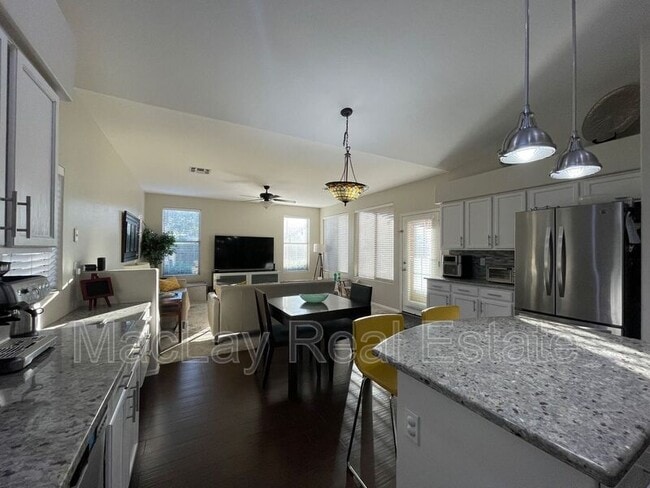 Photo - 617 W Jasper Dr