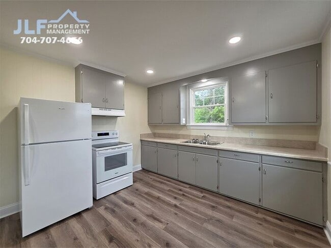 Photo - Fully Renovated 2 Bed/1 Bath Ranch in Salisbury!