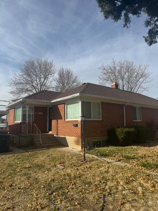 Building Photo - 2303 Taylor Ave Rental