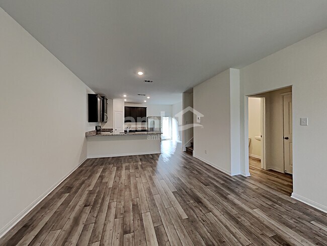 Photo - 1126 Treeta Trail