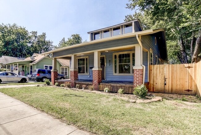 Photo - 3/2 Rustic Craftsman Home Of Your Dreams!