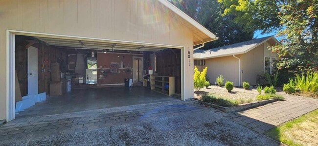 Photo - 16811 NE 32nd St