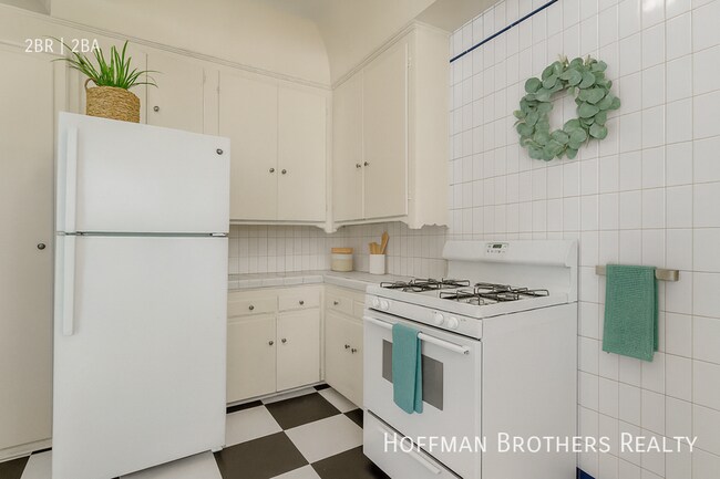 Photo - 614 Midvale Ave