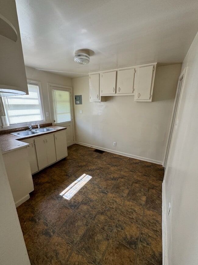 Photo - 3927 37th Ave N