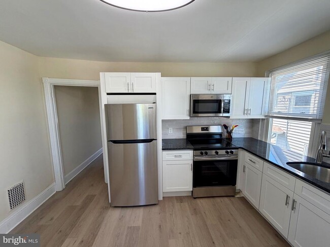 Photo - 110 Grandview Rd