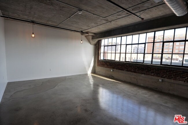 Photo - 691 Mill St Unidad 303