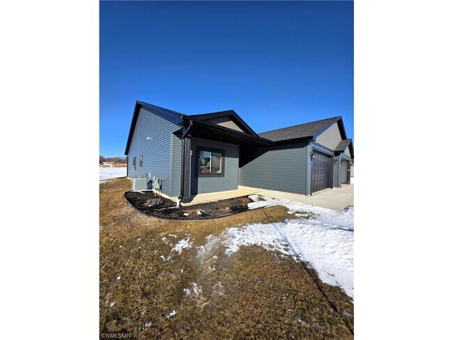 Photo - 1225-1227 Wisteria Ln